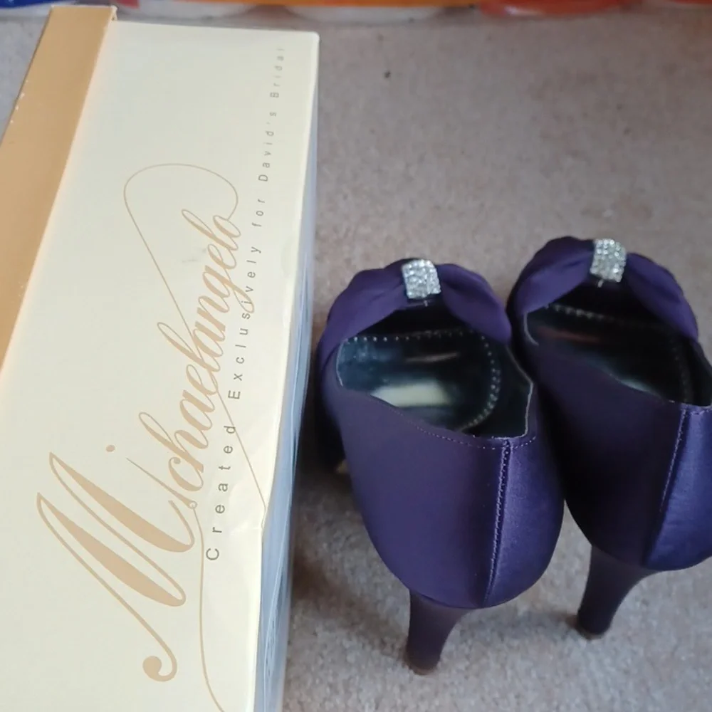 WS23- Women 4" Satin Purple Heels - sz 9.5 & sz 10 - Picture 4 of 8